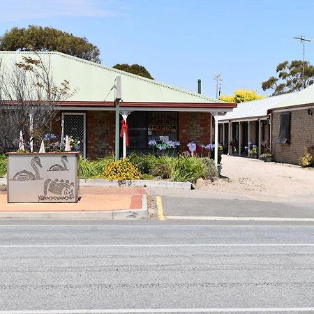 Lake Albert Motel Meningie Exterior foto